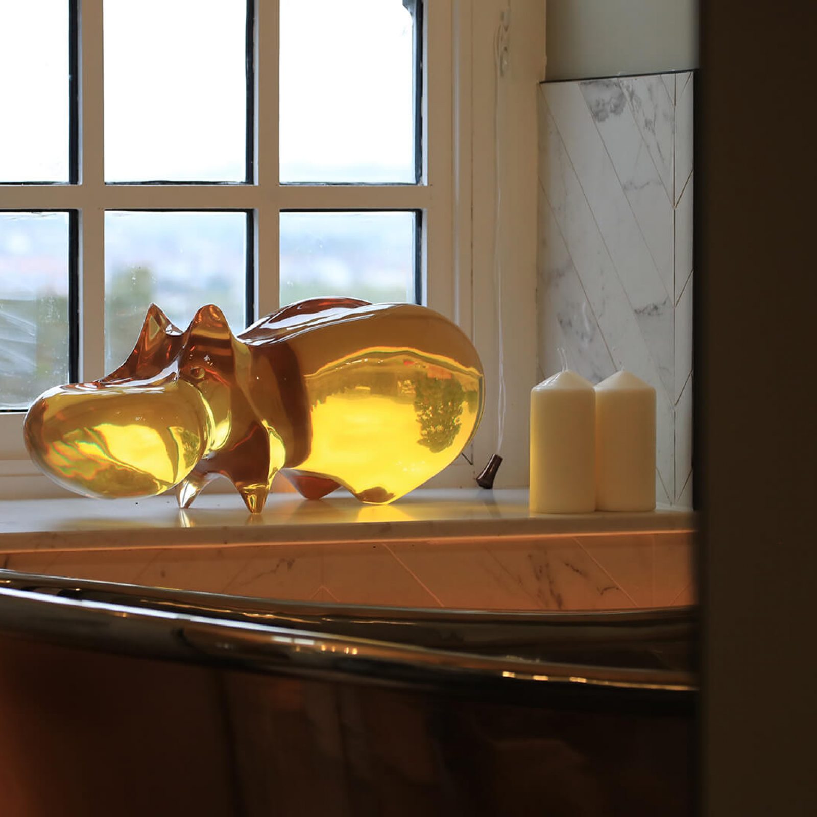 cottage-bathroom-hippo