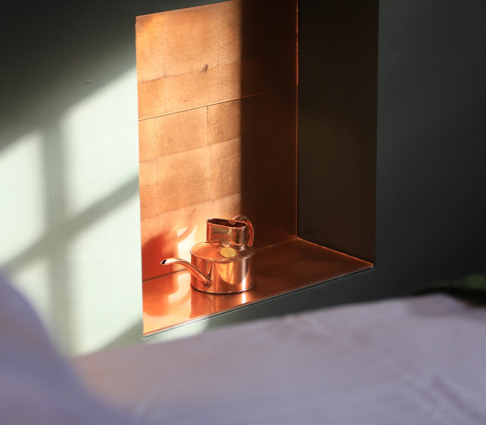 cottage-bedroom-copper-place