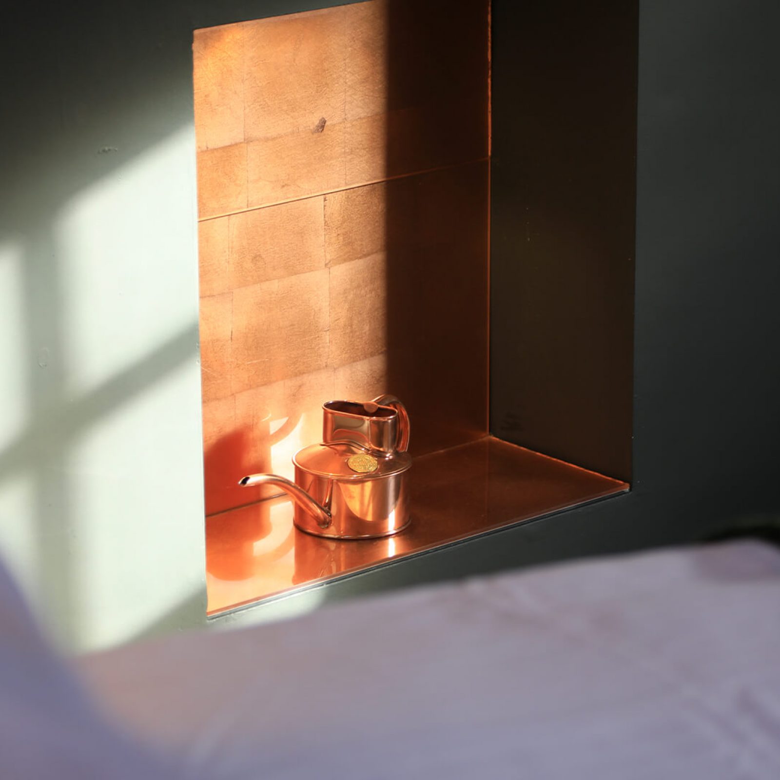 cottage-bedroom-copper-place