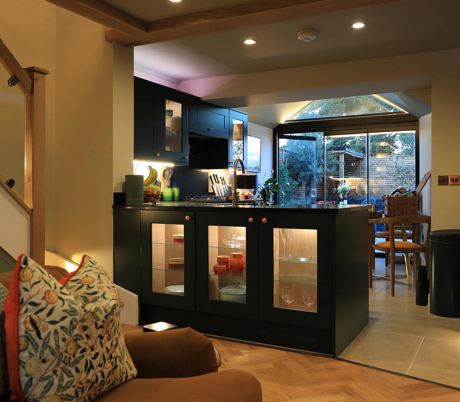 cottage-kitchen-living