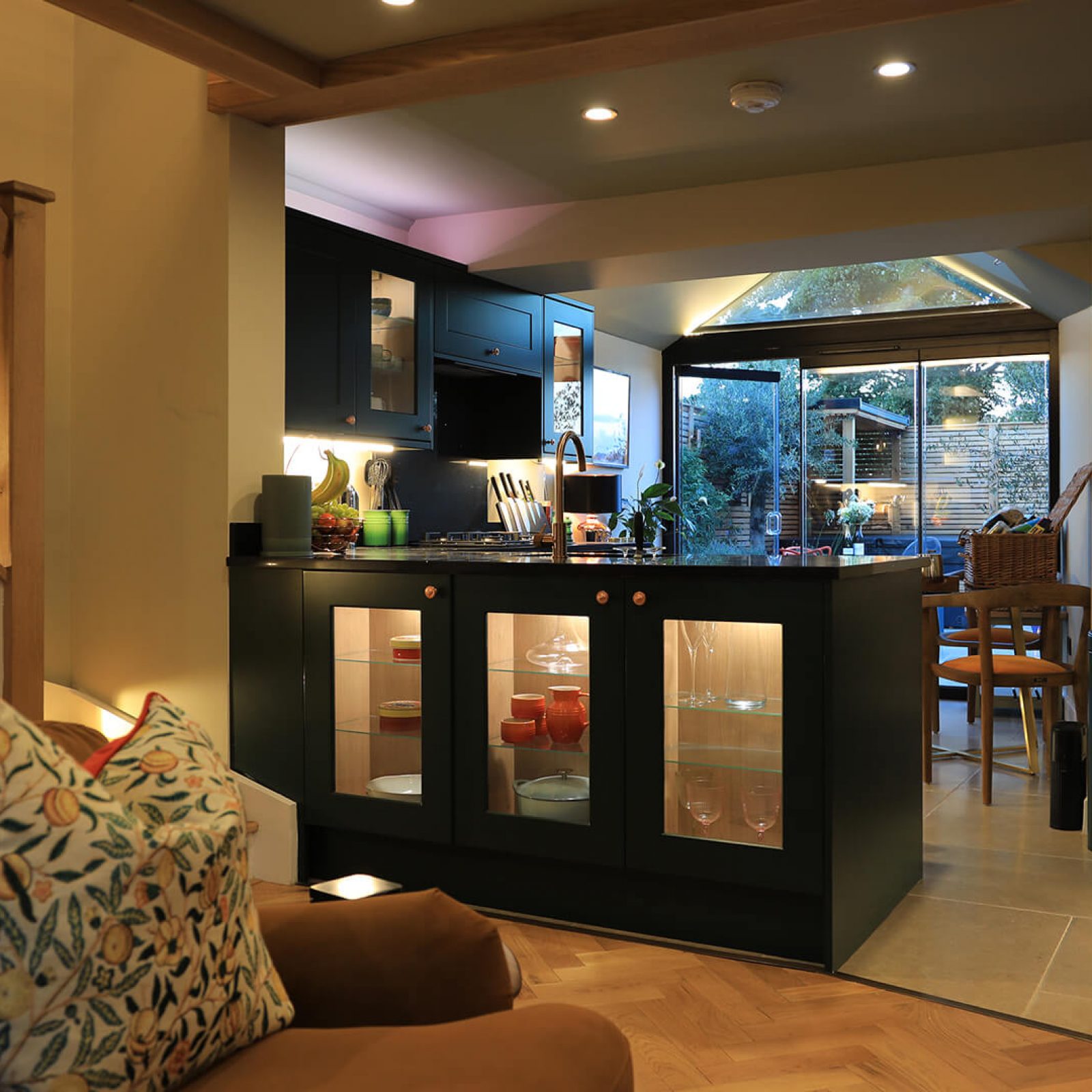 cottage-kitchen-living